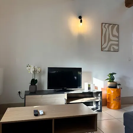 Apartment T2 - Place Jean Jaures, *